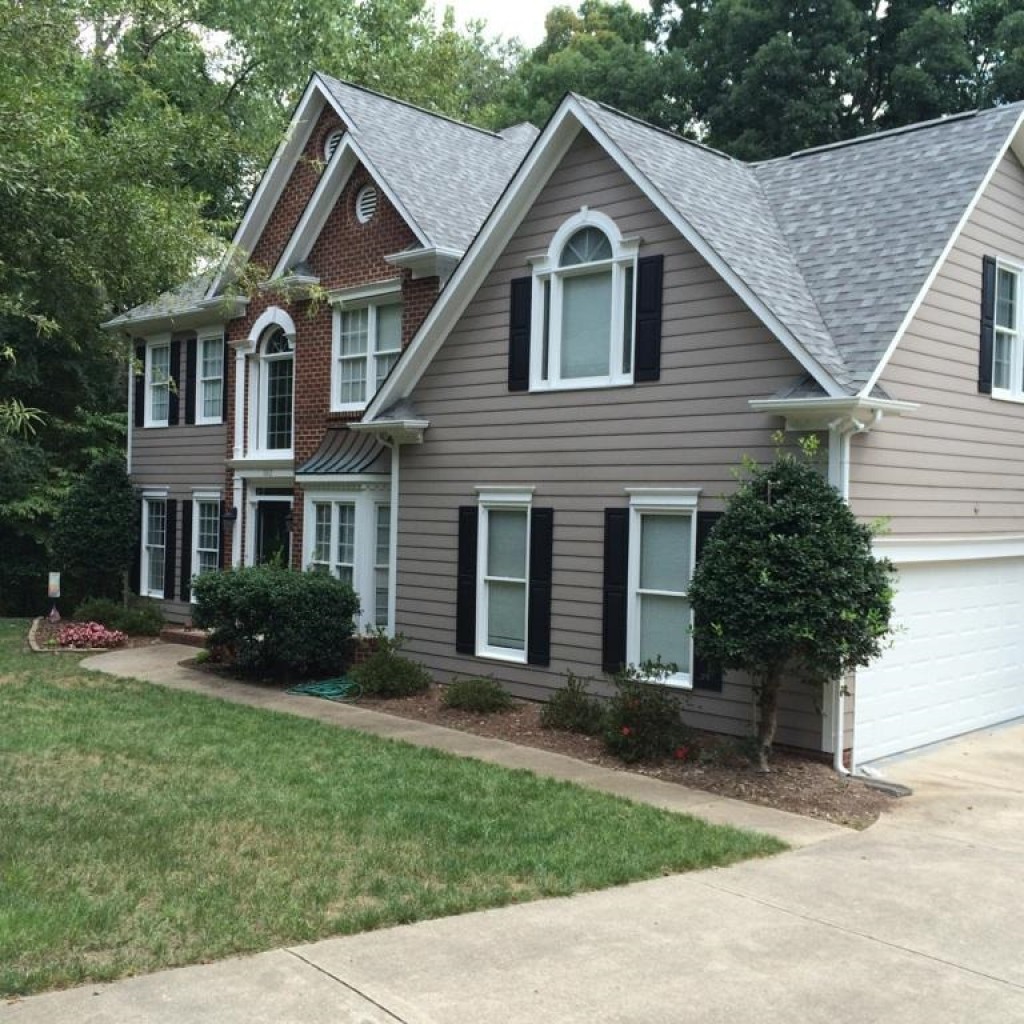 South Charlotte siding replacement by Belk Builders using Hardie® Plank Colorplus®