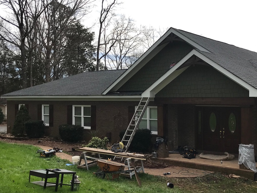 Hardie® shake trim on lake norman home