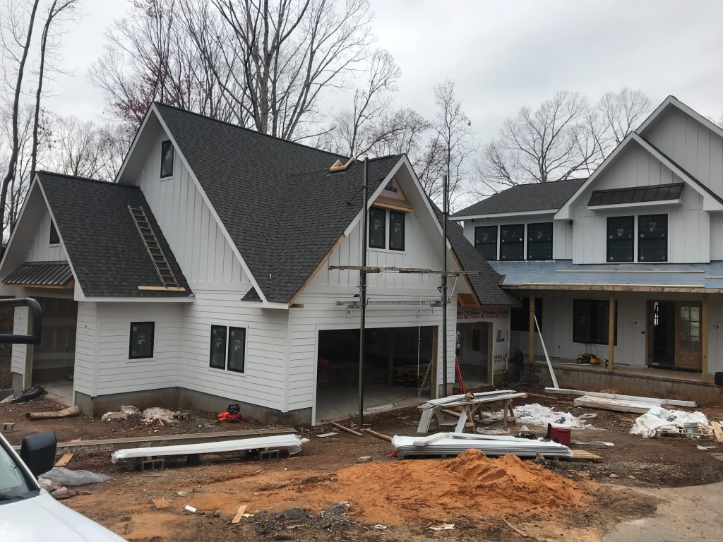 The new Lake Norman home was the perfect canvas for HardiePlank® siding. Smooth beaded siding is found on the front of the home.