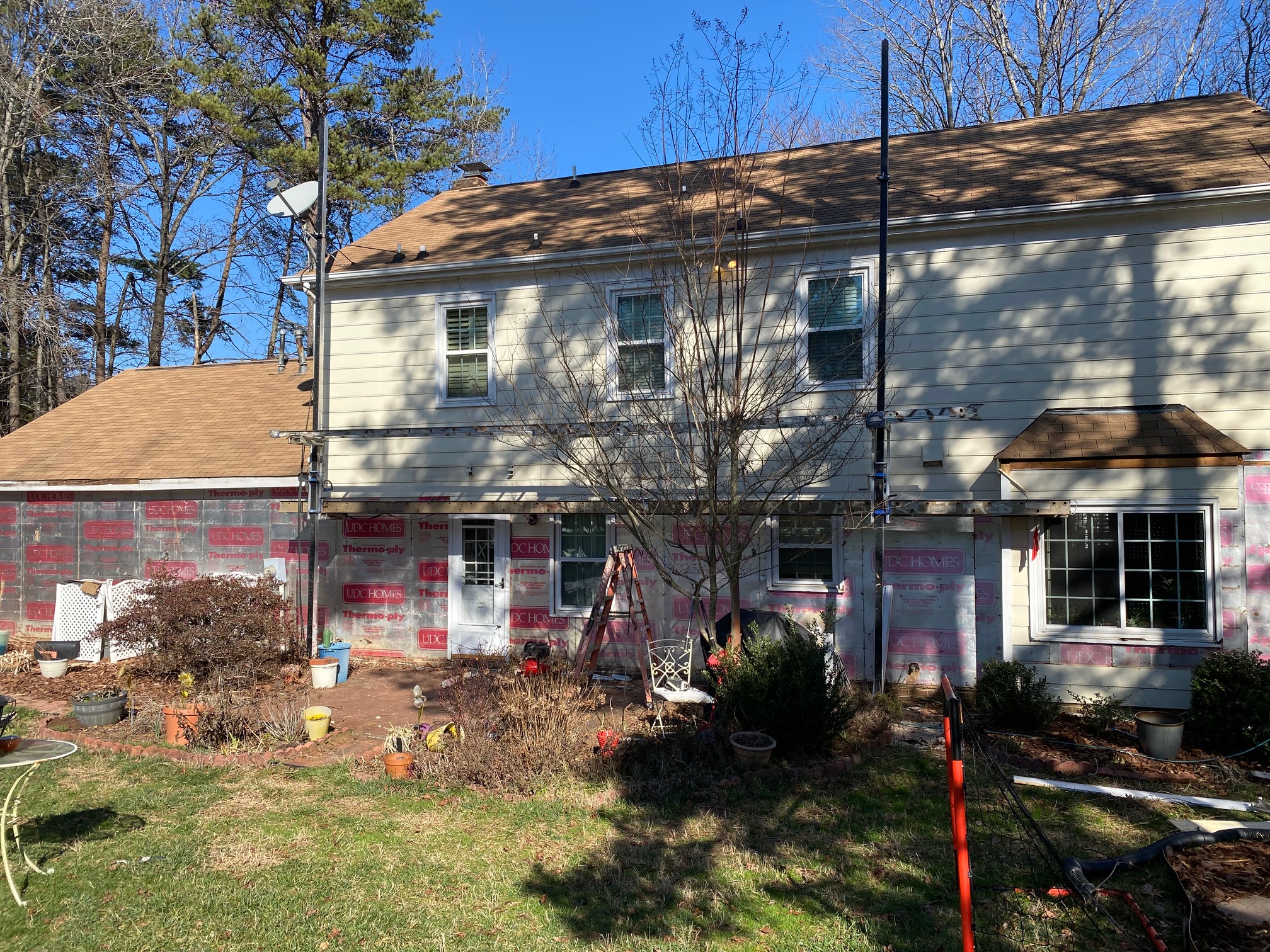 During Charlotte Hardie® Plank installation