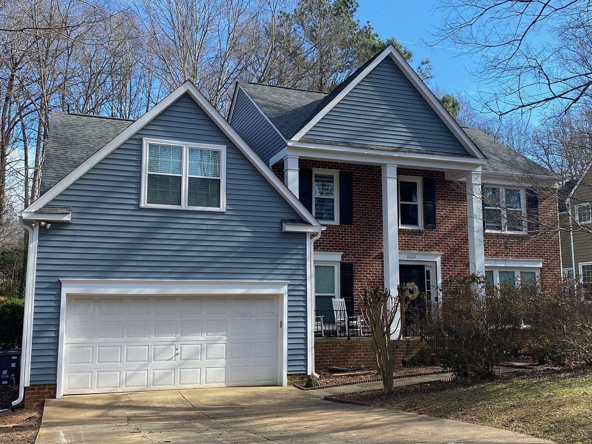 Completed Vinyl Siding house in Huntersville Mastic